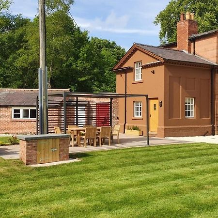 Oulton Park Lodge Little Budworth Eksteriør billede